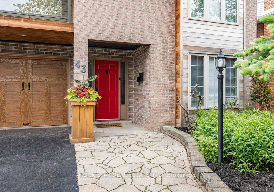43-oceanic-drive-hamilton-ontario-x12177487