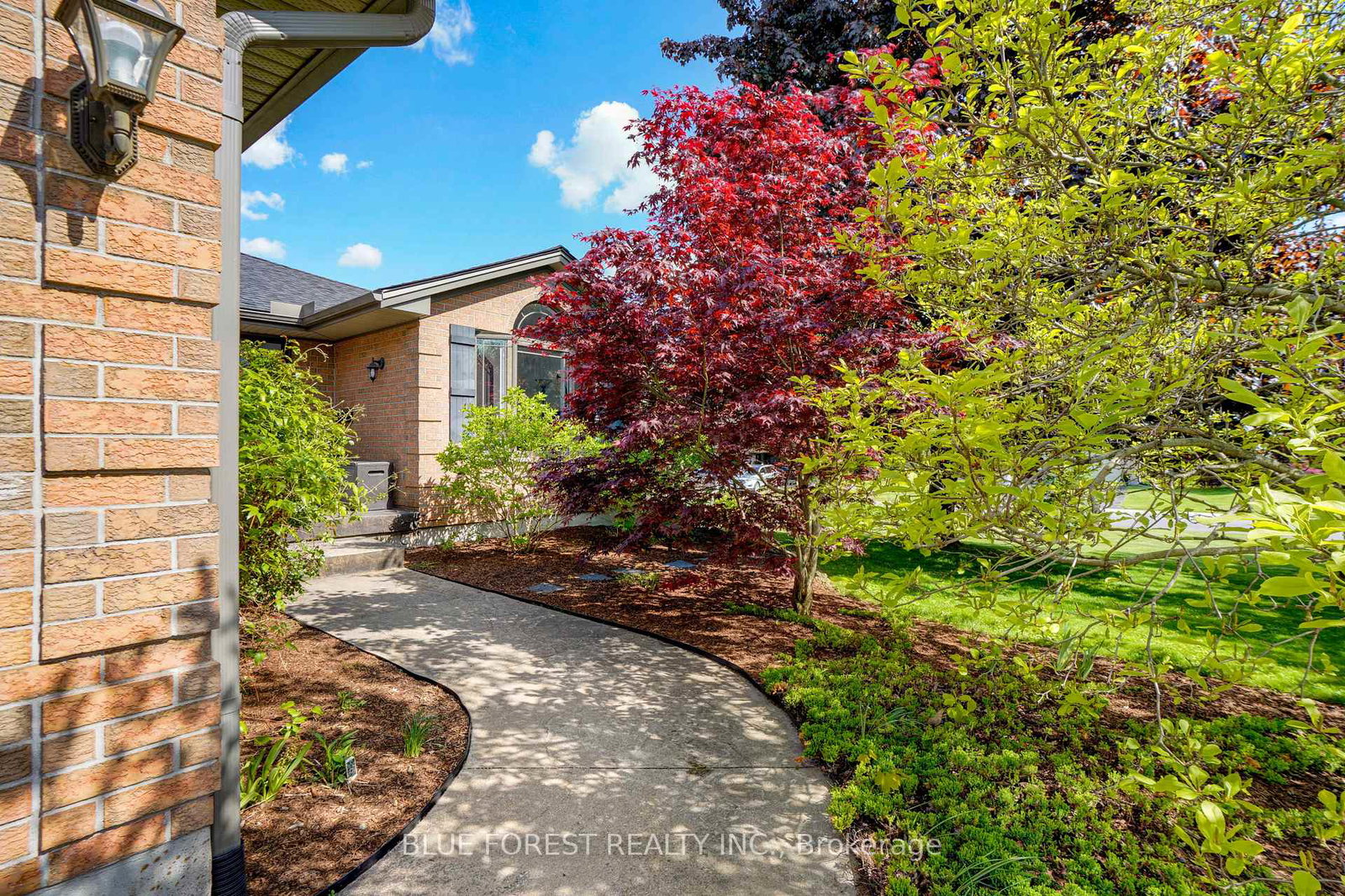 22-village-gate-crescent-thames-centre-ontario-x12177642