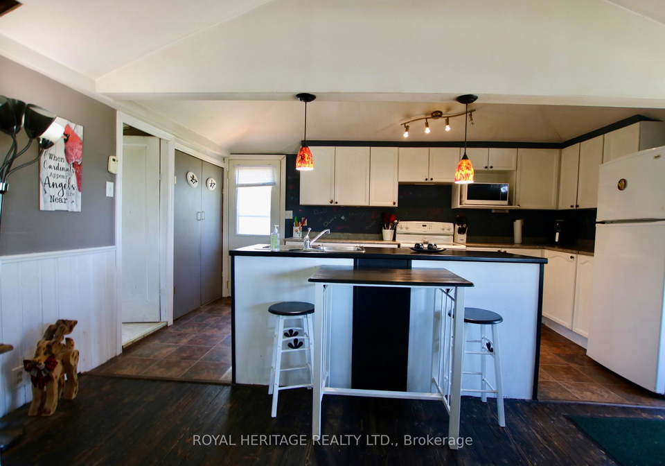 63-birchcliff-avenue-kawartha-lakes-ontario-x12177758