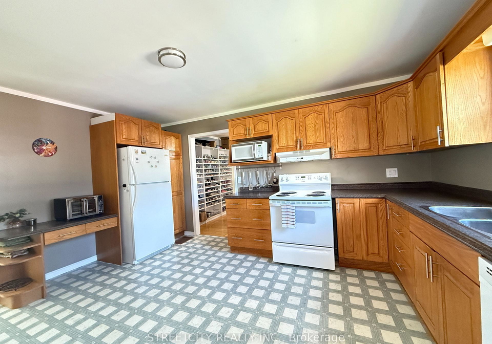 338-eureka-street-petrolia-ontario-x12178008