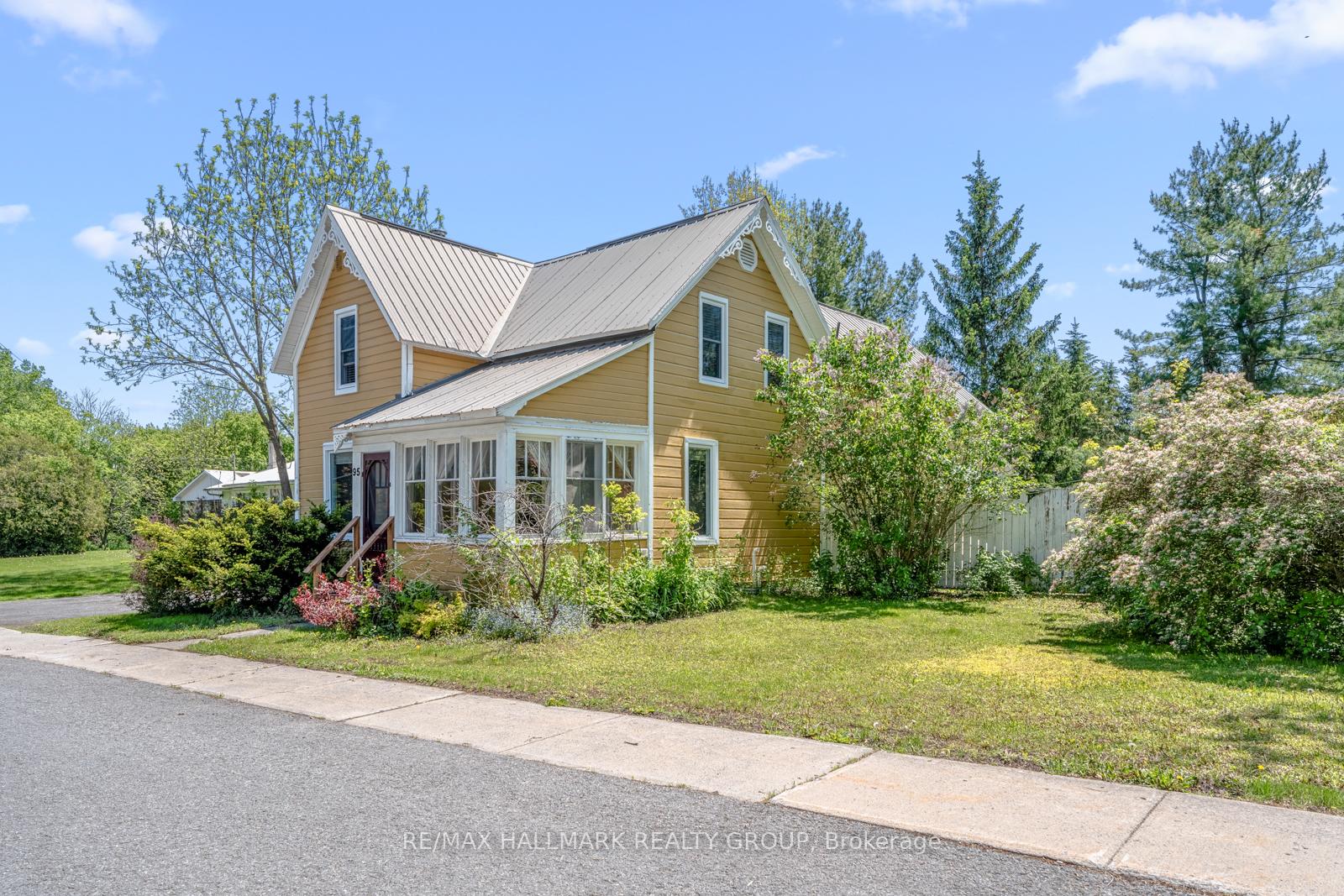 95-morewood-street-north-dundas-ontario-x12178115