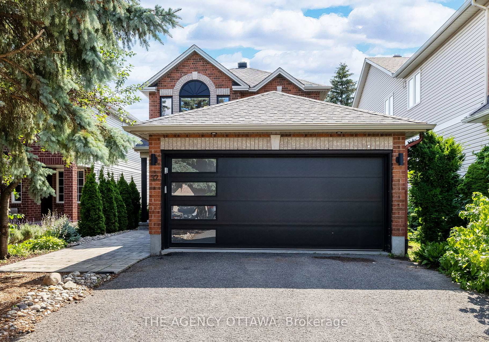32-whitestone-drive-ottawa-ontario-x12178155