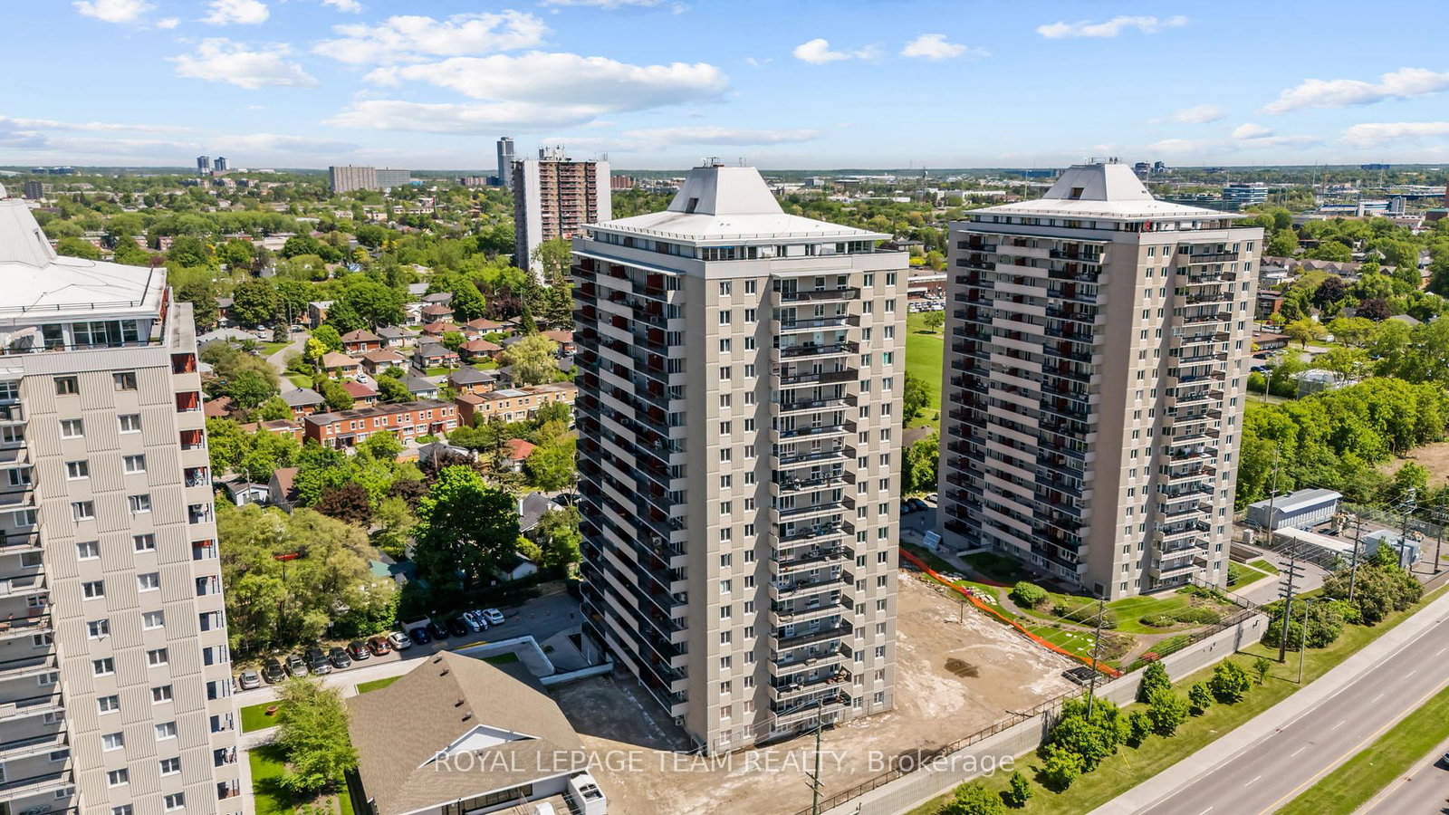 158b-mcarthur-avenue-ottawa-ontario-x12178284
