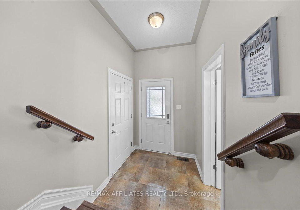 119-silvermoon-crescent-ottawa-ontario-x12178875
