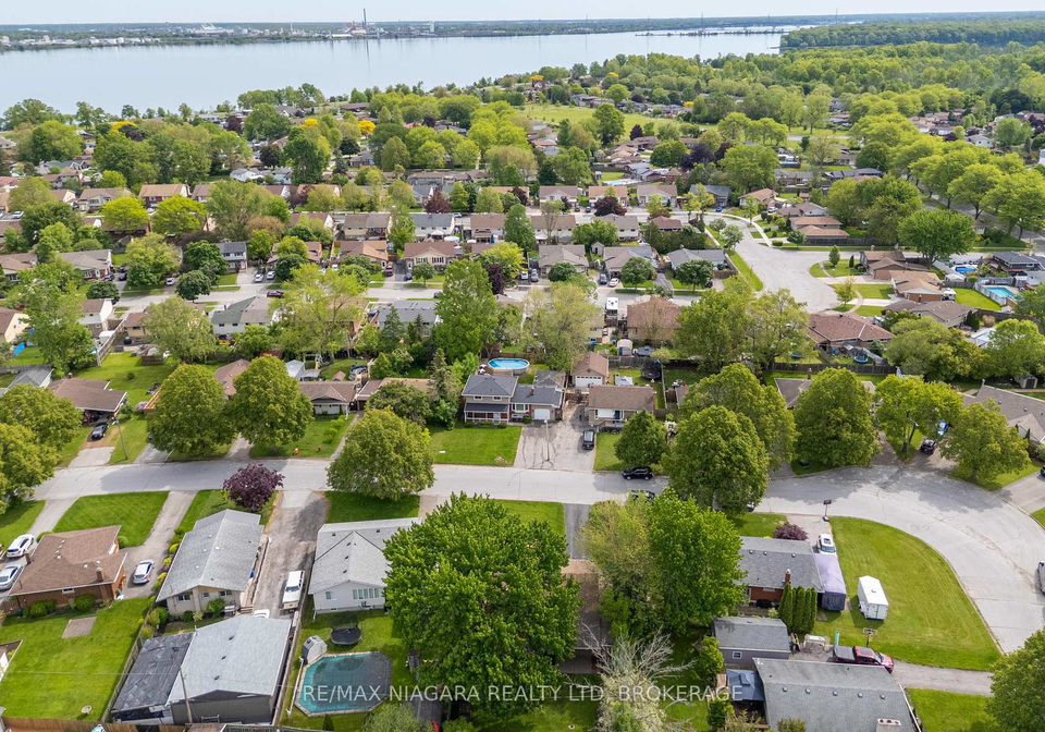 8401-breadner-crescent-niagara-falls-ontario-x12178944