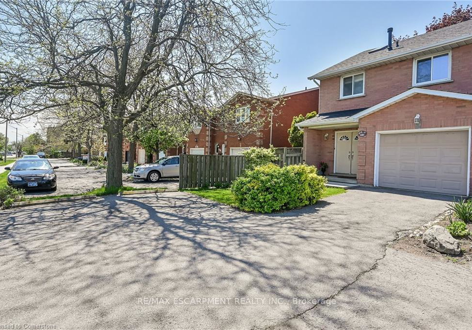 1182-upper-wentworth-street-hamilton-ontario-x12179094