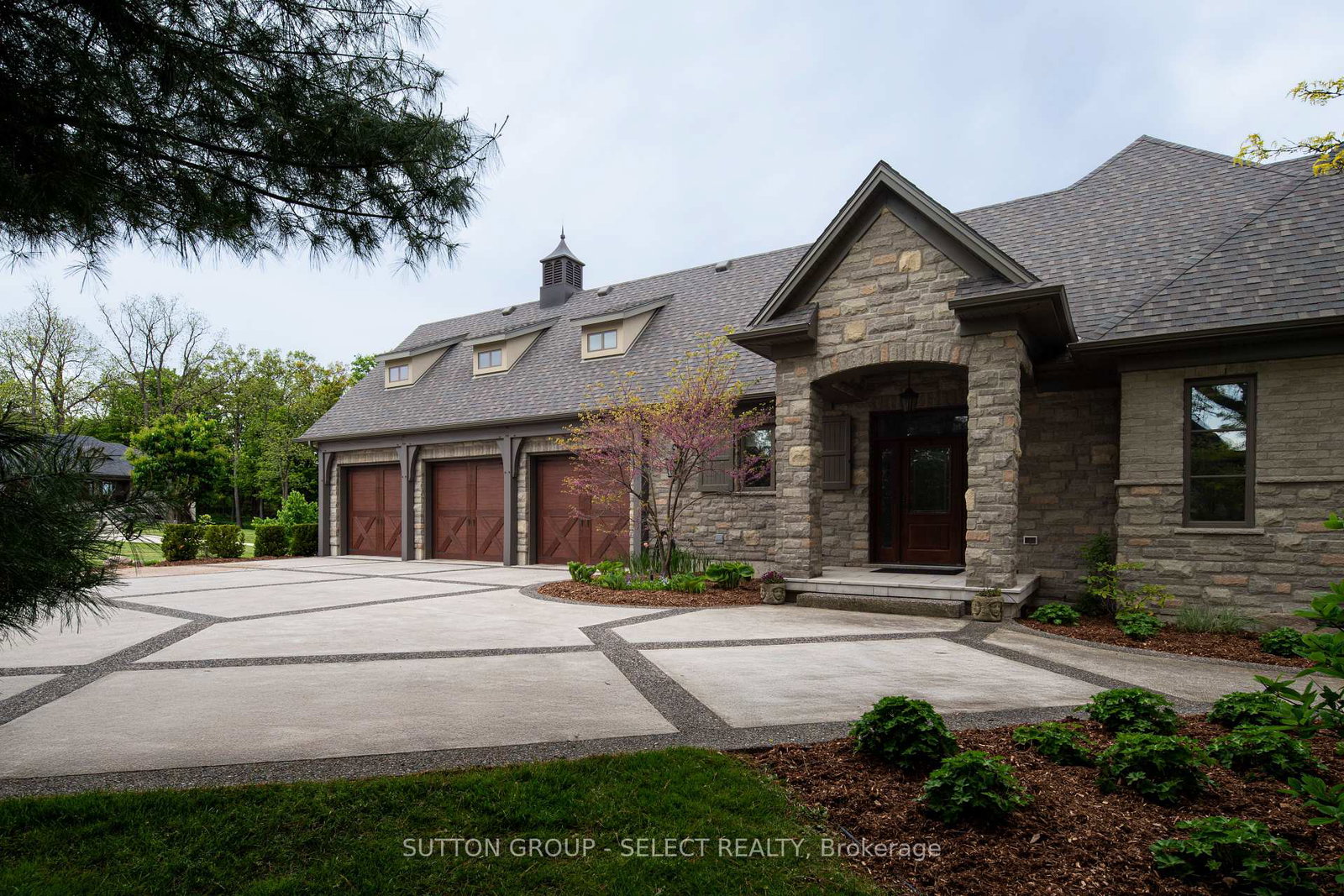 1011-cherrygrove-drive-london-south-ontario-x12179384