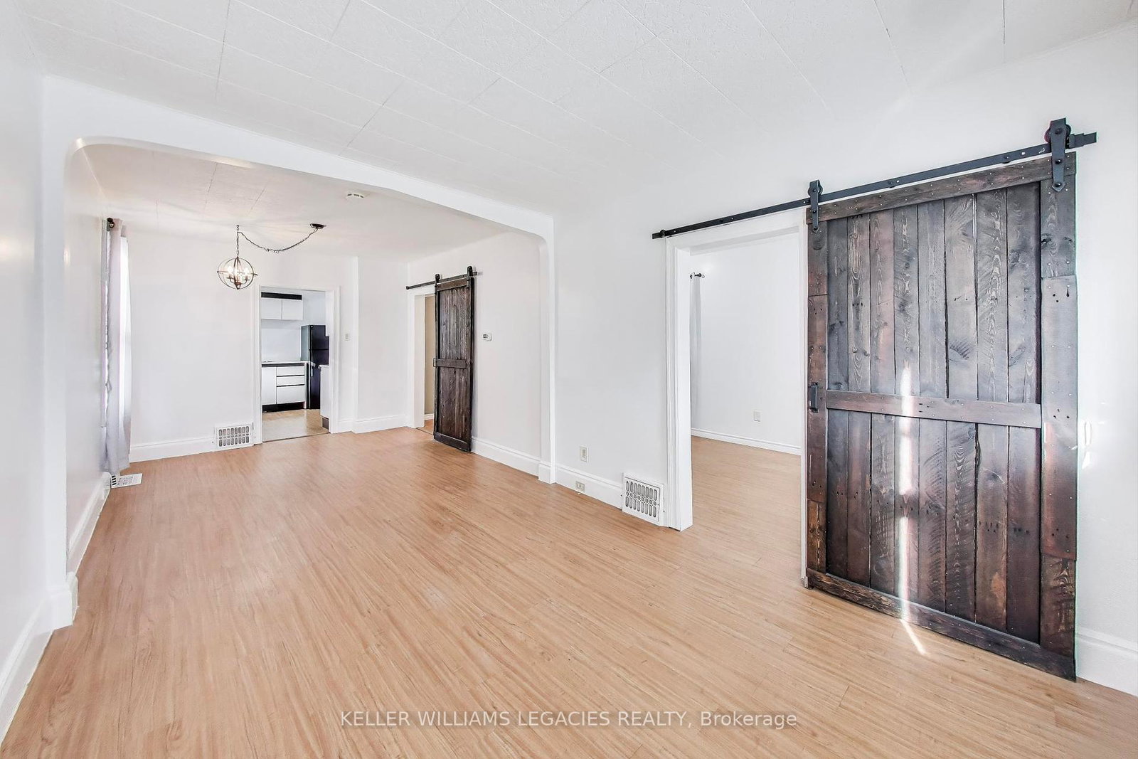 367-cope-street-hamilton-ontario-x12179513