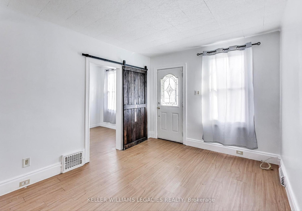 367-cope-street-hamilton-ontario-x12179513
