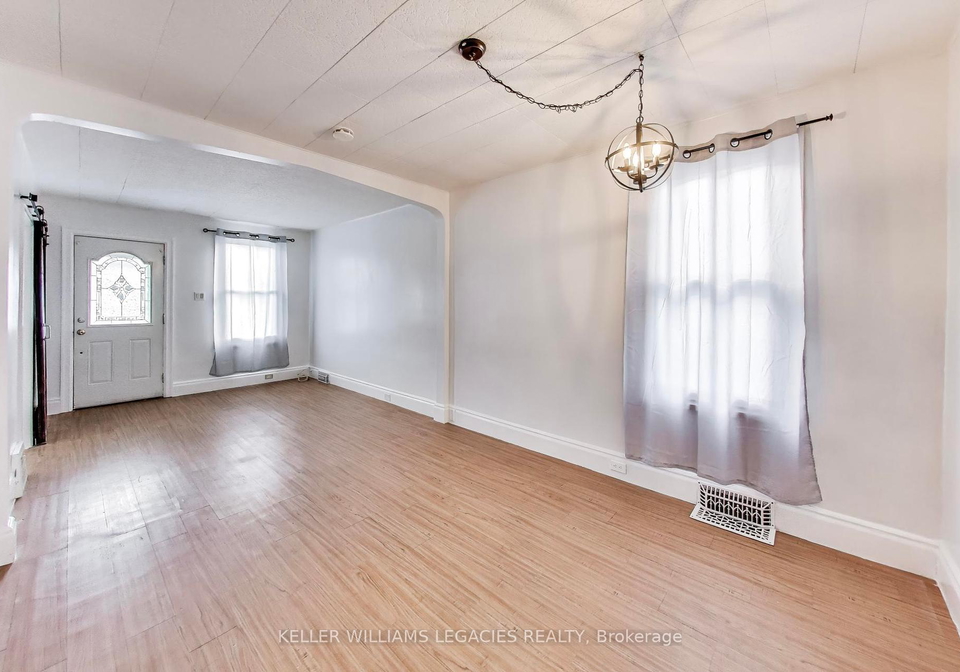 367-cope-street-hamilton-ontario-x12179513