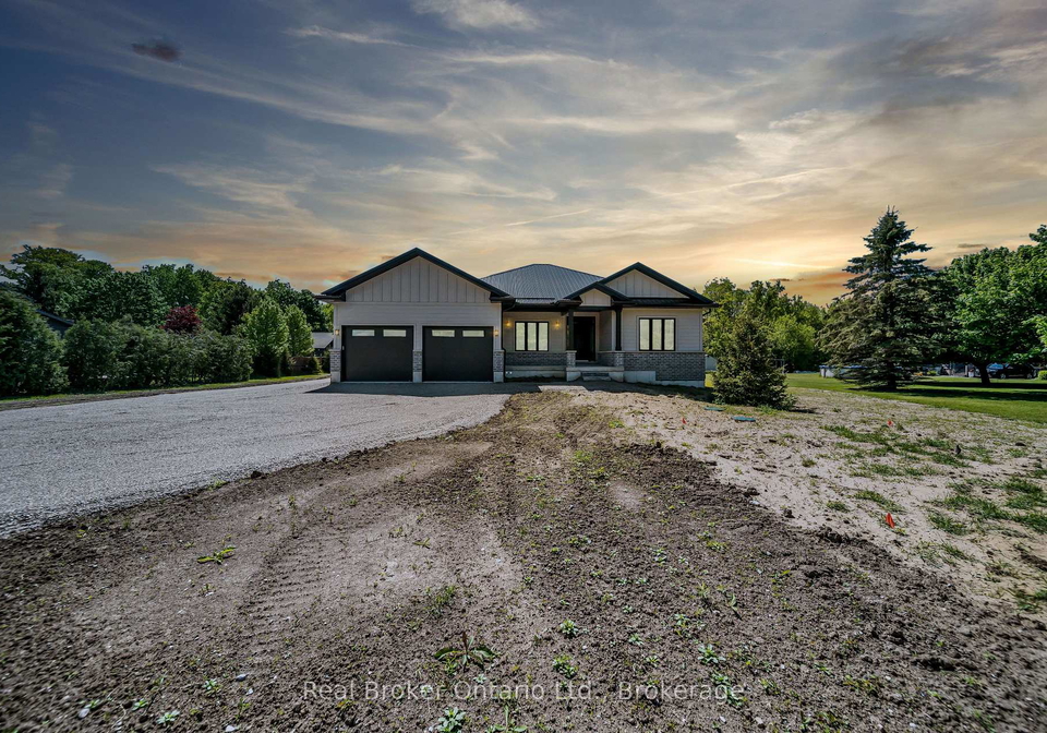 8357-goosemarsh-line-lambton-shores-ontario-x12179611