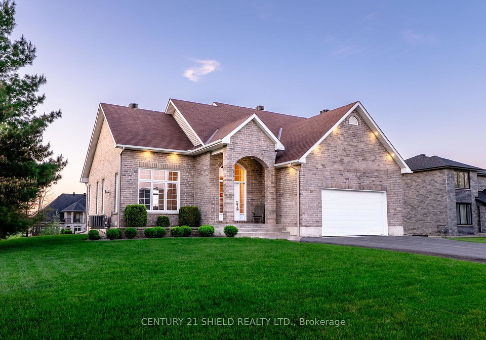 10-stratford-boulevard-south-stormont-ontario-x12180077