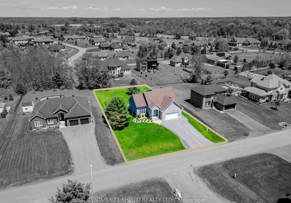 10-stratford-boulevard-south-stormont-ontario-x12180077