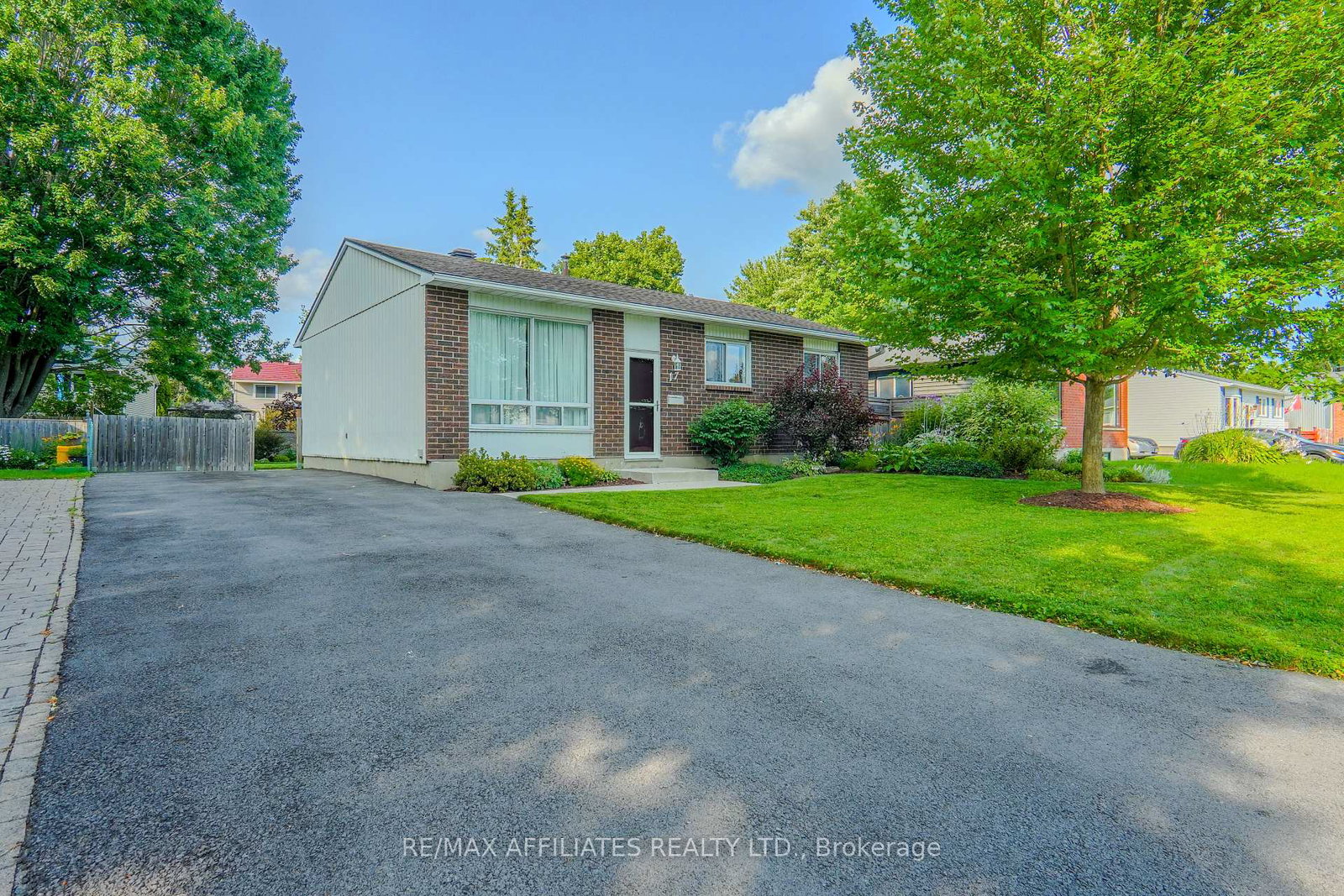 17-uxbridge-crescent-kanata-ontario-x12180218