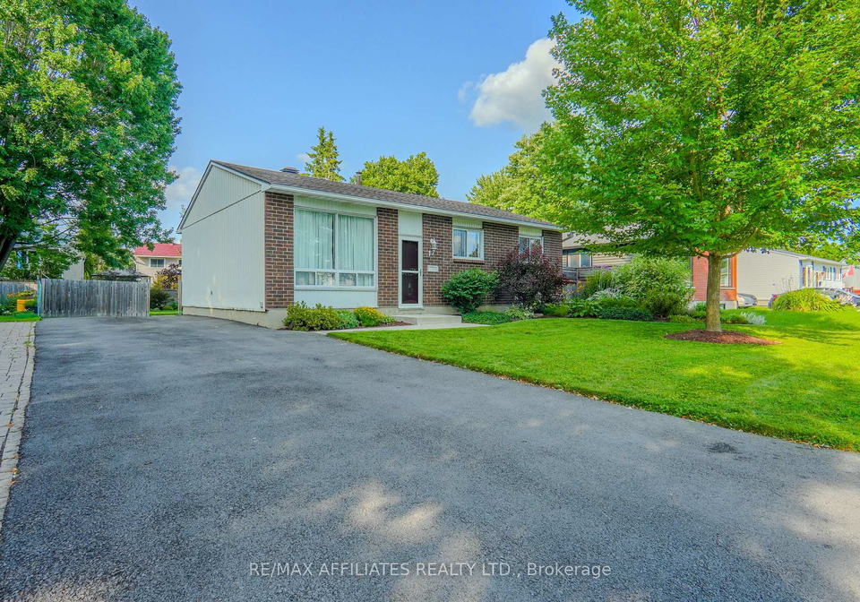 17-uxbridge-crescent-kanata-ontario-x12180218