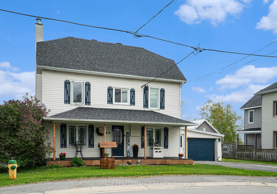 30-queen-street-north-stormont-ontario-x12180300