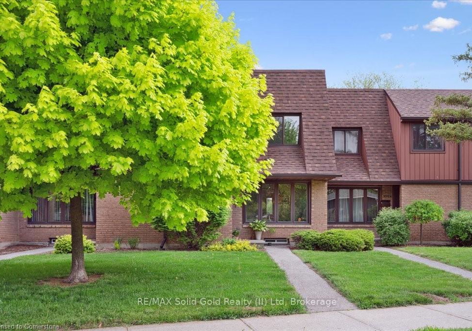 104-kingswood-drive-kitchener-ontario-x12180365