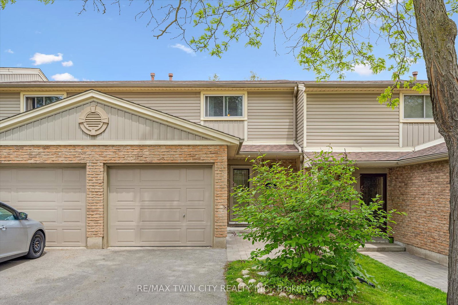 223-pioneer-drive-kitchener-ontario-x12180397