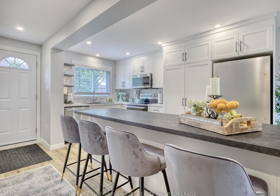 25-linfield-drive-st-catharines-ontario-x12180500