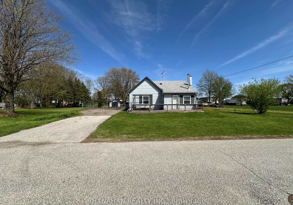 3158-queen-street-brooke-alvinston-ontario-x12180610