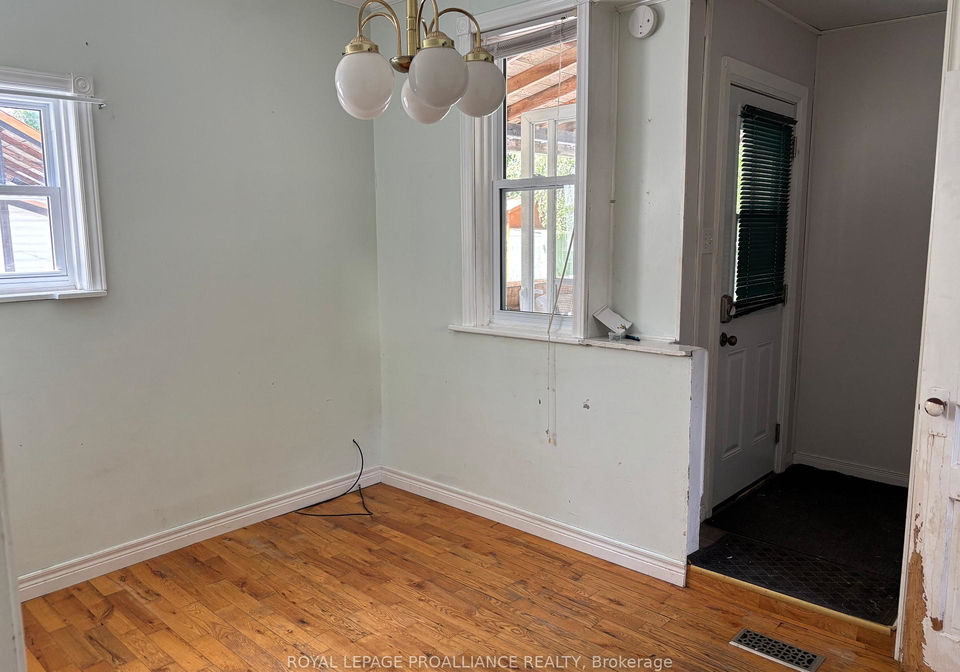 589-aylmer-street-n-peterborough-central-ontario-x12180688