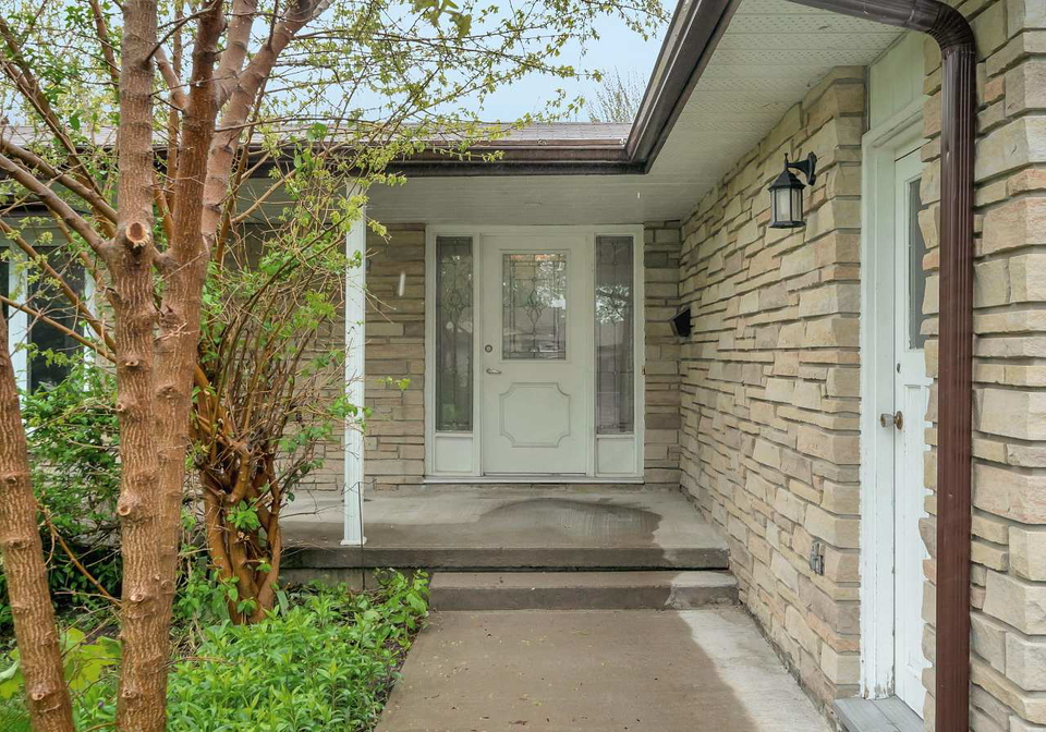 60-oneil-crescent-quinte-west-ontario-x12180780