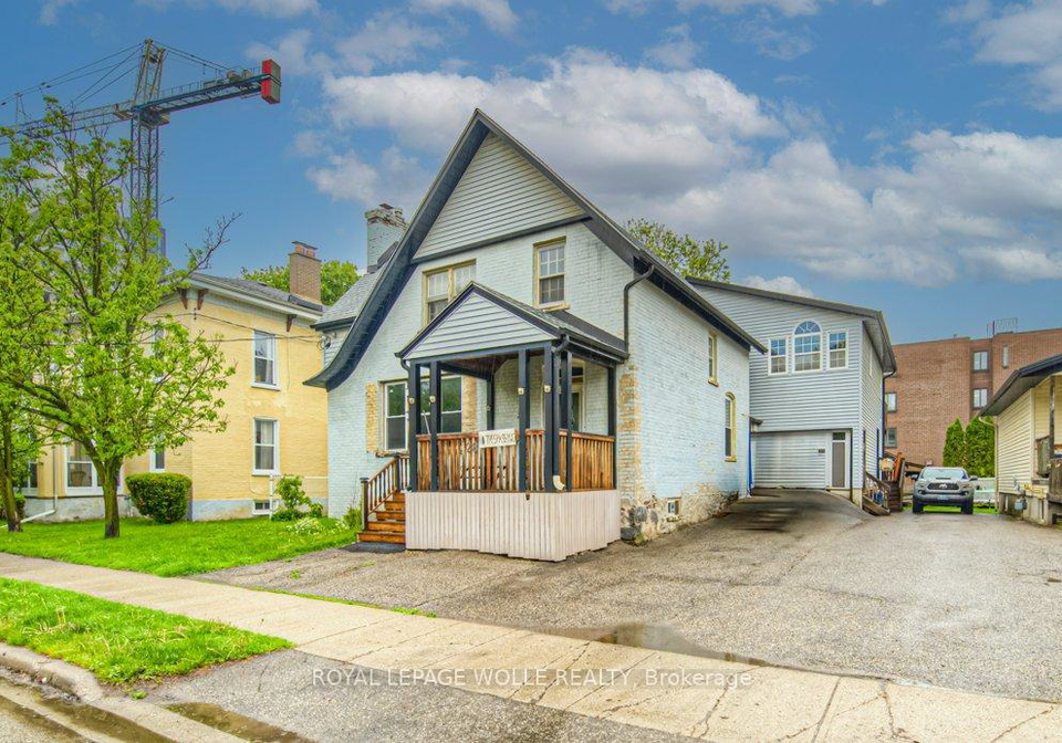 28-allen-street-e-waterloo-ontario-x12180852