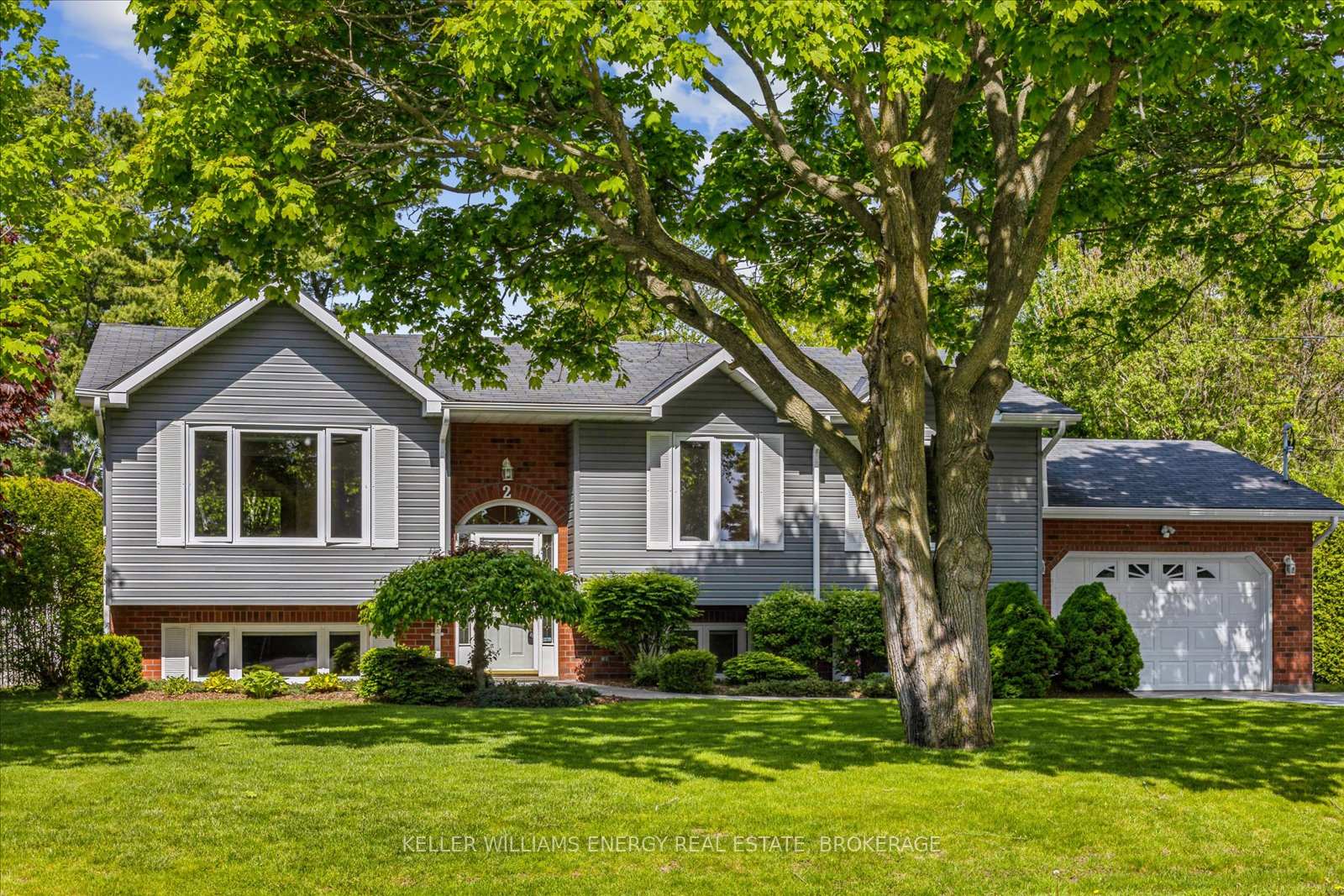 2-moore-drive-port-hope-ontario-x12180860