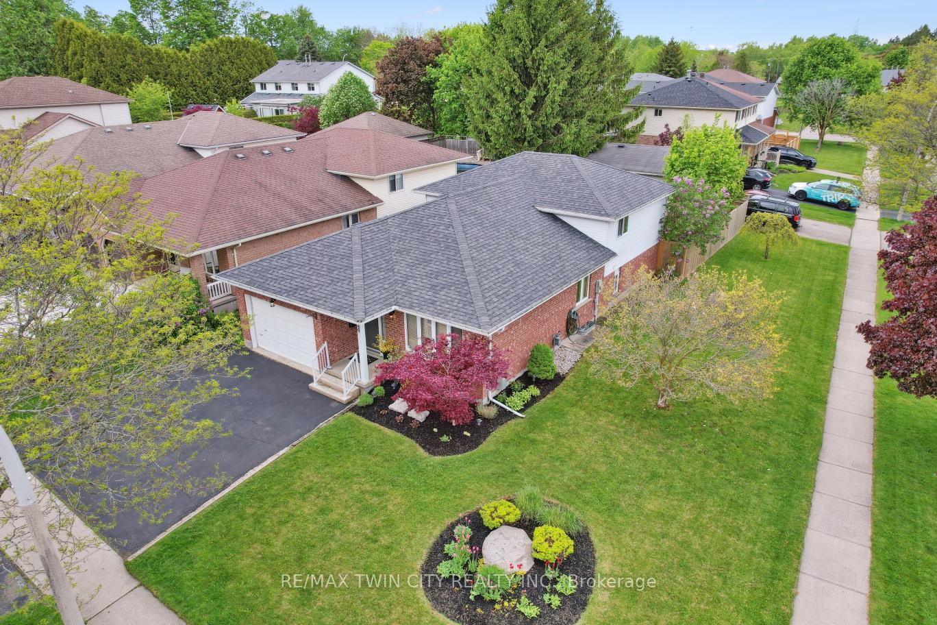 2-cora-drive-kitchener-ontario-x12180918