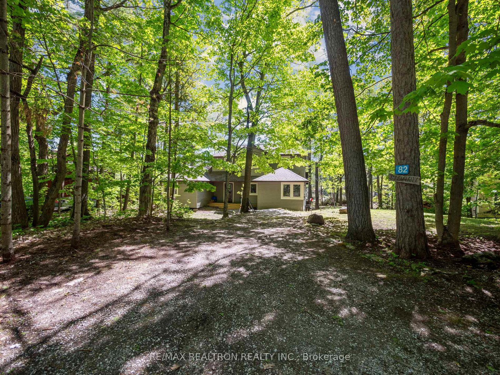 82-pinetree-road-gravenhurst-ontario-x12181158