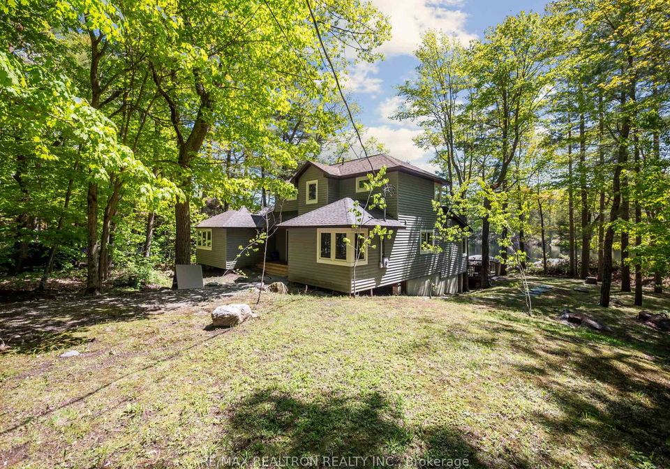 82-pinetree-road-gravenhurst-ontario-x12181158