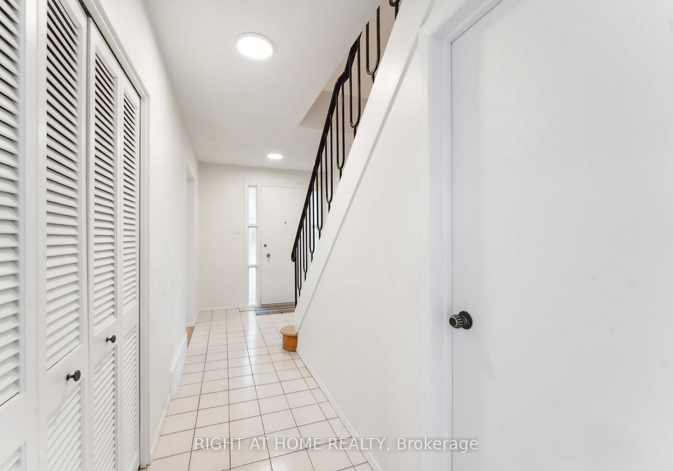 788-eastvale-drive-ottawa-ontario-x12181292
