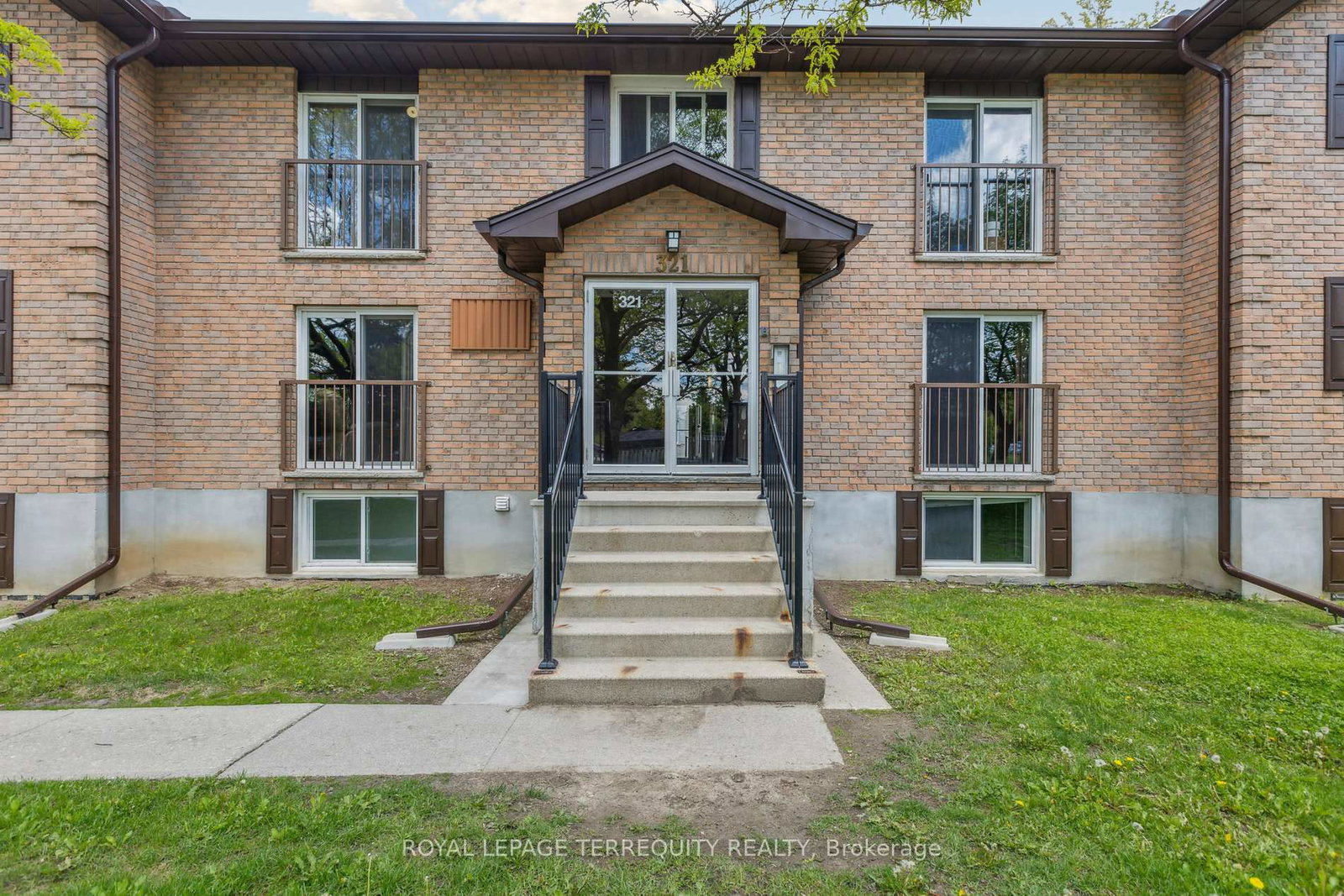 32northlake-drive-waterloo-ontario-x12181427