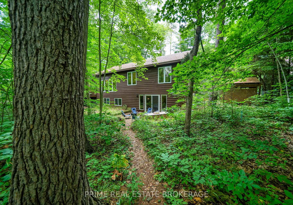 9919-pinery-lane-lambton-shores-ontario-x12181577