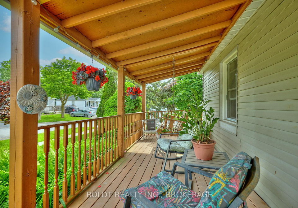 33-argyle-crescent-st-catharines-ontario-x12181840