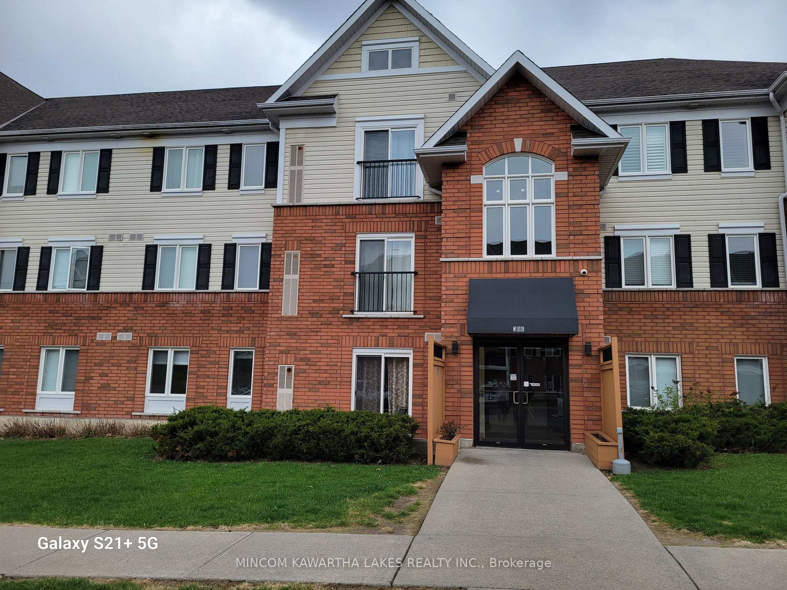 306-spillsbury-drive-peterborough-west-ontario-x12181997