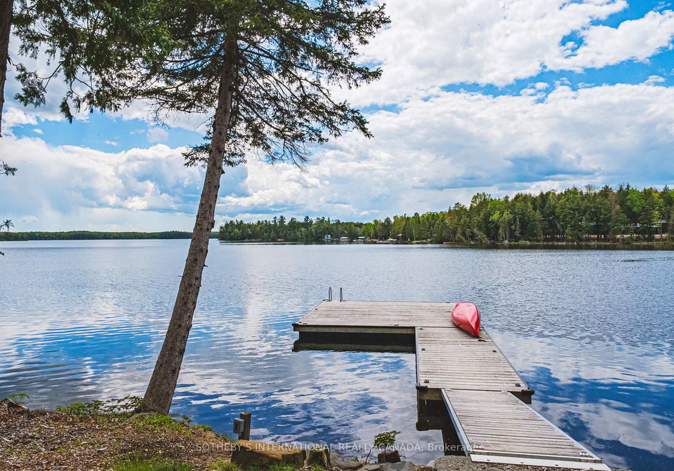 21-luke-lane-north-kawartha-ontario-x12182009