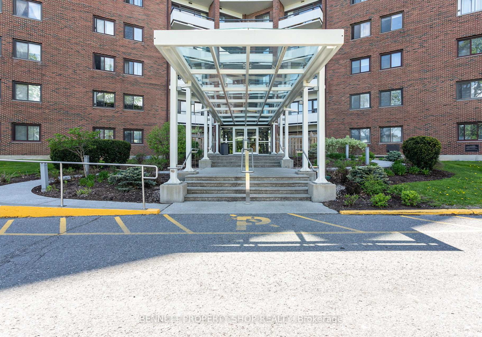 20-chesterton-drive-ottawa-ontario-x12182306