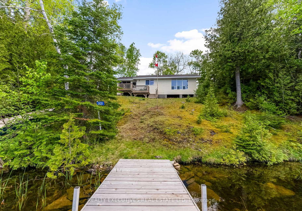 3120-wabalac-side-road-lanark-highlands-ontario-x12182641