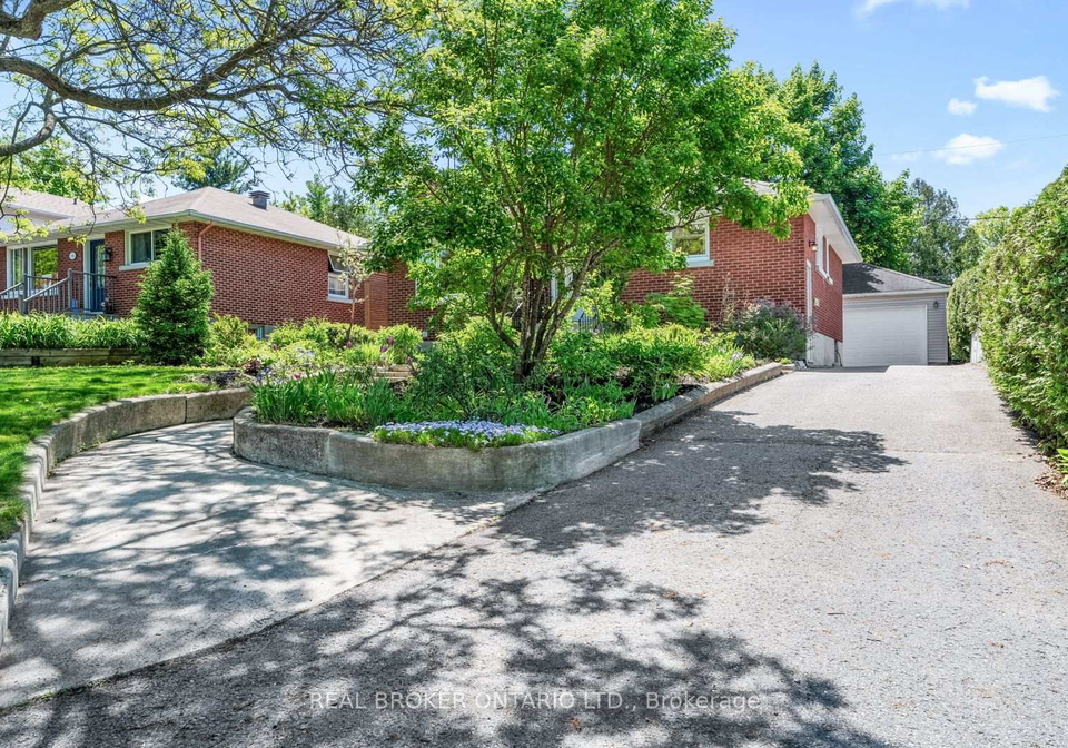 174-dahlia-avenue-ottawa-ontario-x12182723