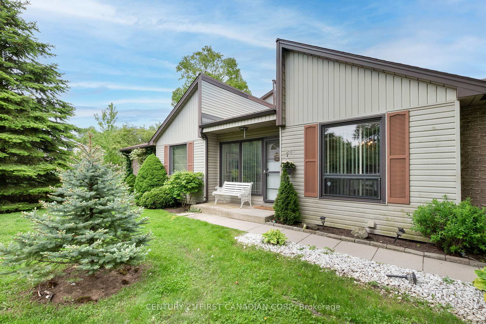 992-farnham-road-london-south-ontario-x12182738