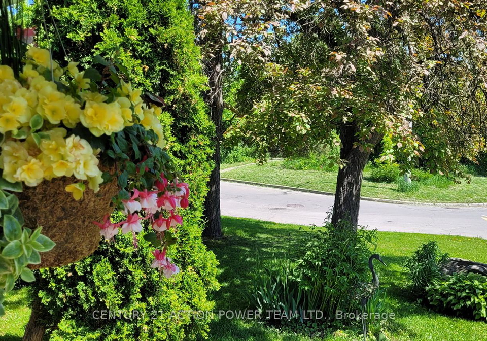 1829-cloverlawn-crescent-ottawa-ontario-x12183455