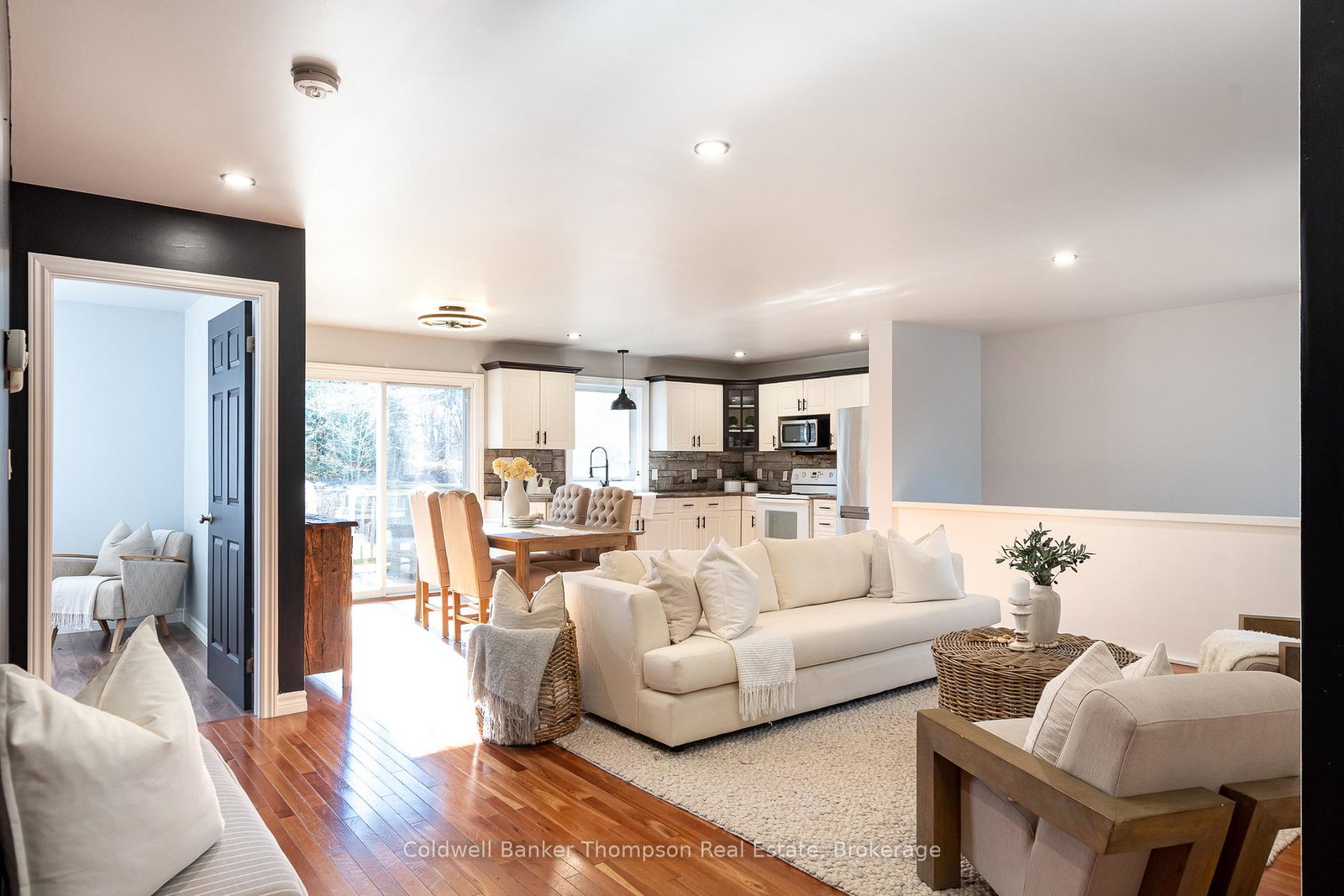 25-east-elliott-street-huntsville-ontario-x12183905