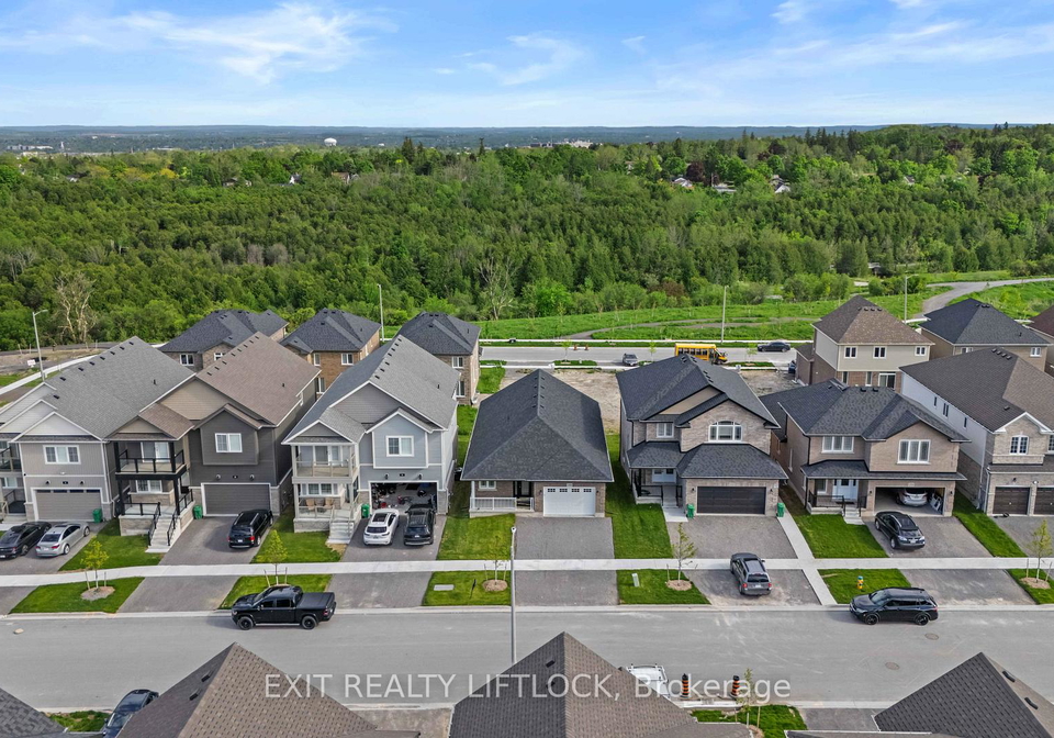 100-york-drive-peterborough-north-ontario-x12183991