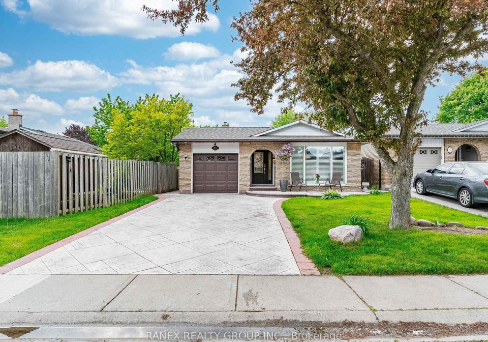 15-fiona-crescent-hamilton-ontario-x12184078