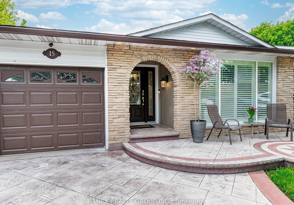 15-fiona-crescent-hamilton-ontario-x12184078