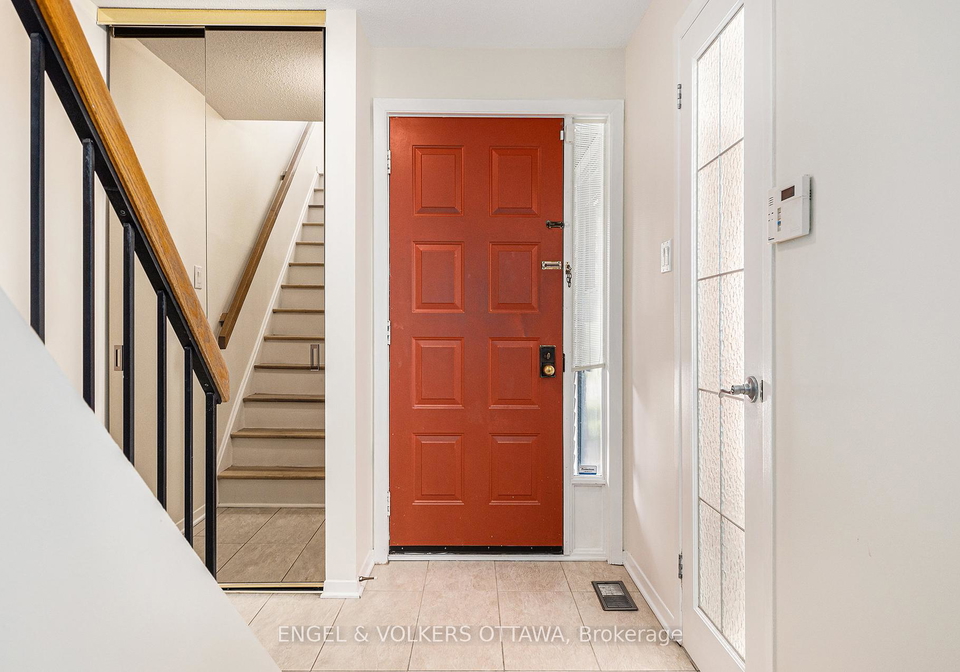 14-farm-gate-crescent-ottawa-ontario-x12184333