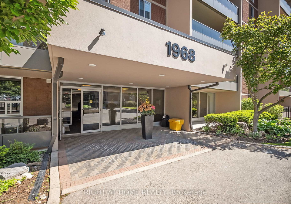 1968-main-street-w-hamilton-ontario-x12184381
