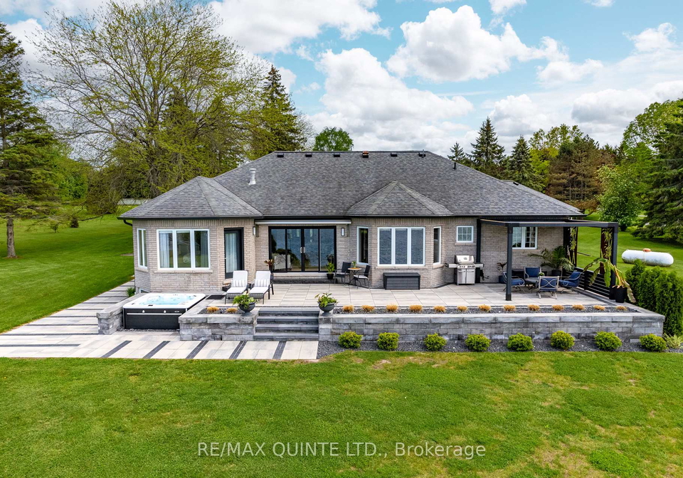 2400-county-road-3-prince-edward-county-ontario-x12184623
