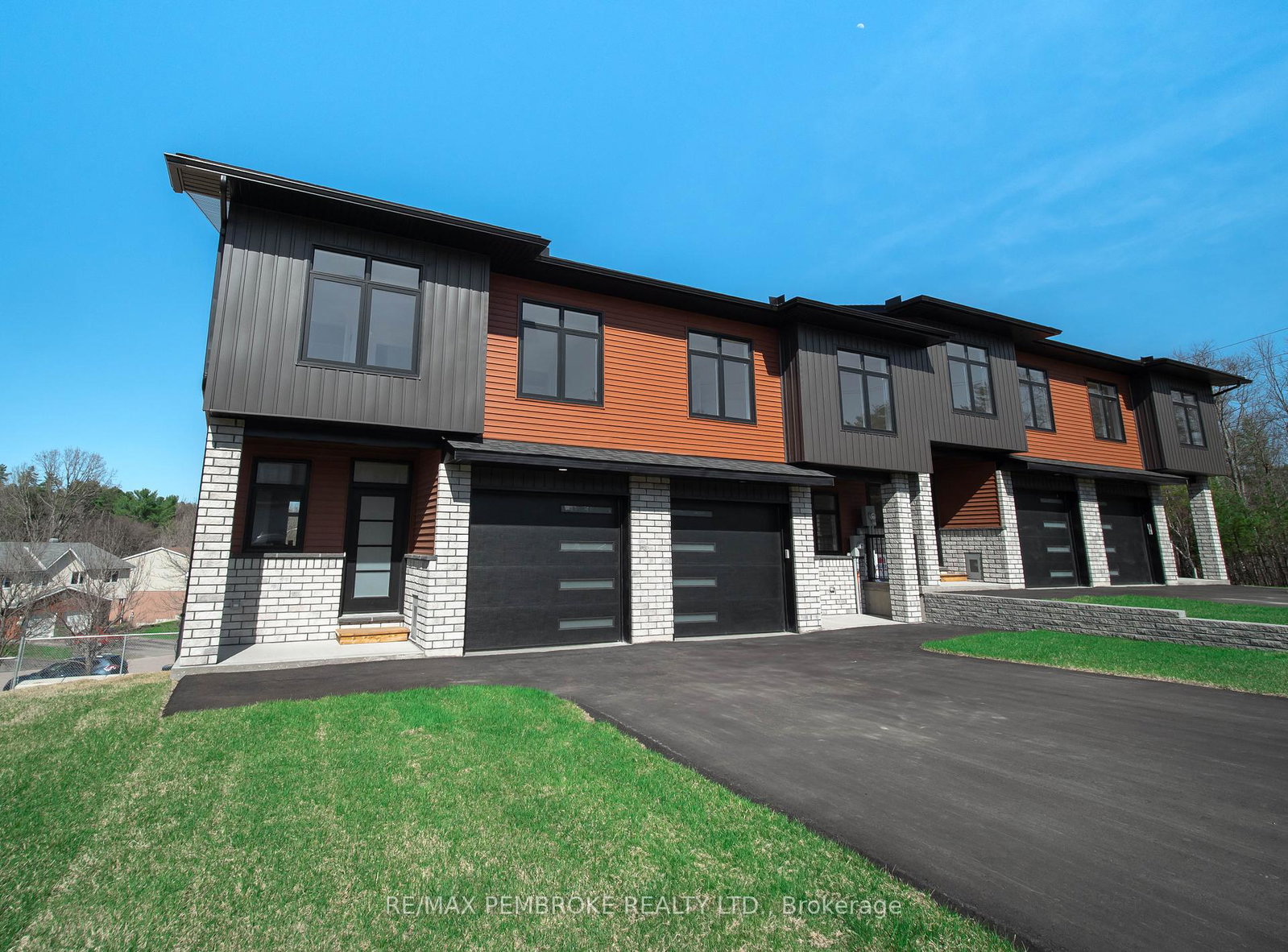 13-northbrook-street-petawawa-ontario-x12185089